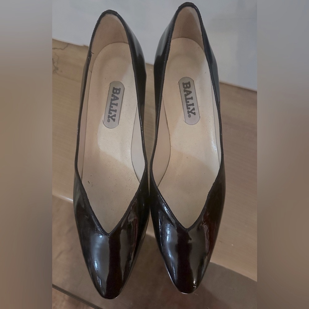 Bally Elegant Black Patent Heels
